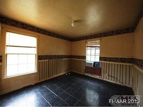 5th image of 1509 Poage Ave