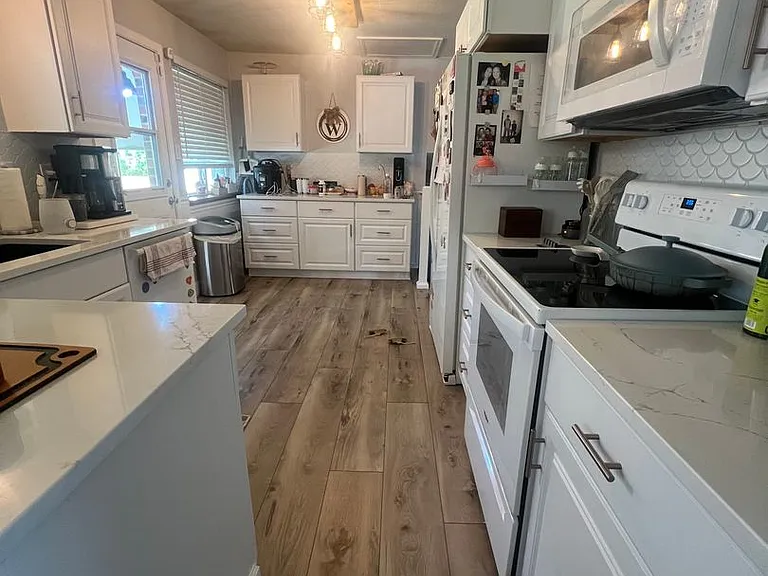 6241 W 108th Pl — Photo 4