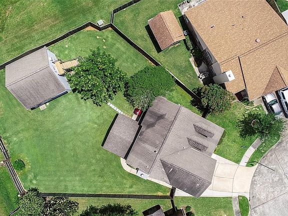 2nd image of 1302 Killdeer Dr