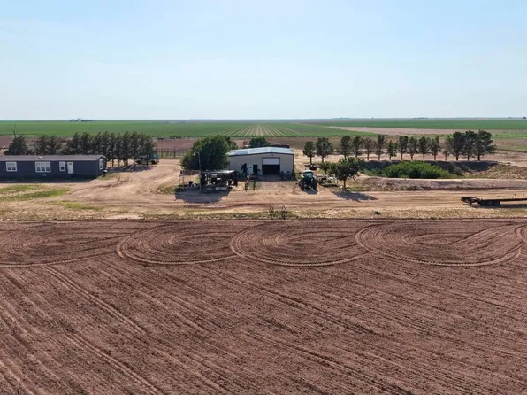 4160 Hummingbird Rd, Ropesville, TX 79358