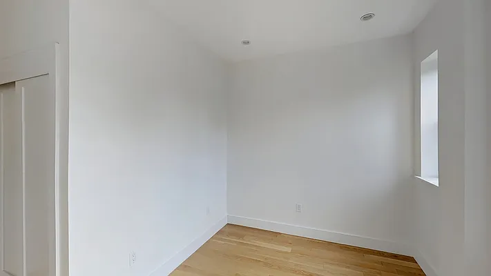 Rented by Evergreen Realty & Investments | media 17