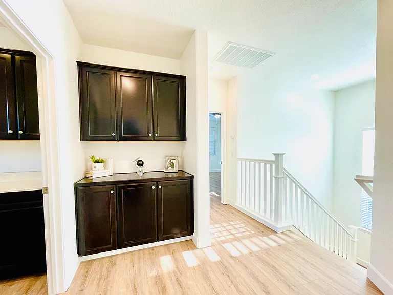 Barnhill Dr — Photo 8
