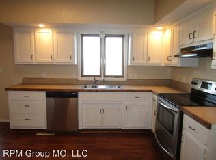 1168 W Sleepy Hollow Dr, Nixa, MO 65714