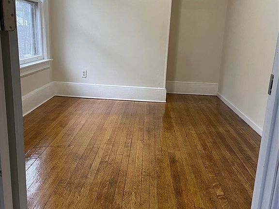 4th image of 151 Oak St #1