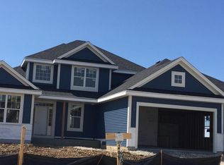 1321 Goldenrod Way, Oconomowoc, WI 53066