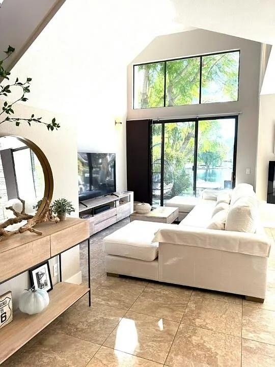 3 bed, 2.5 bath, 1621 sqft, $6,000 — Photo 2