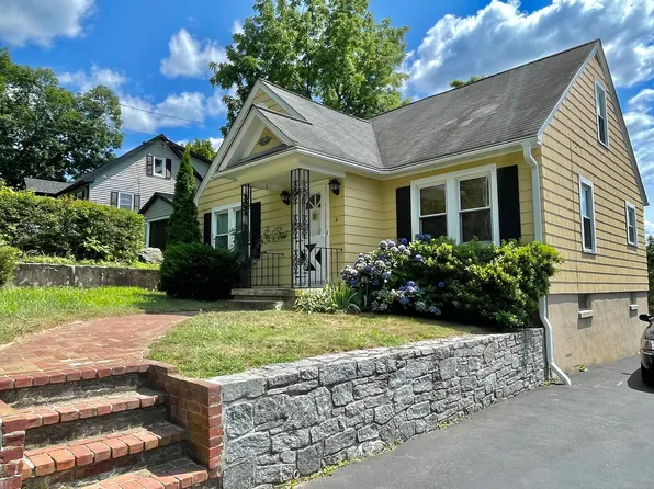 8 Hine Street, Seymour, CT 06483