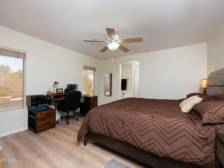 707 W Baylor Ln — Photo 7