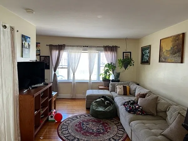 2 bed, 1100 sqft, $2,300 — Photo 3
