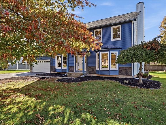 3rd image of 109 Willow Ridge Trl