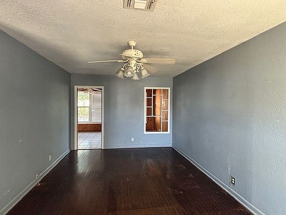 2nd image of 1053 Chamberlain St