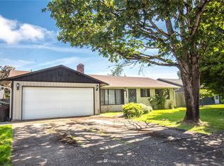 4462 Independence Ln, Longview, WA 98632