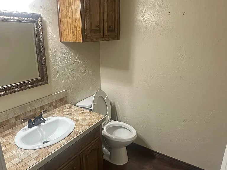 925 Millrun Ct — Photo 13