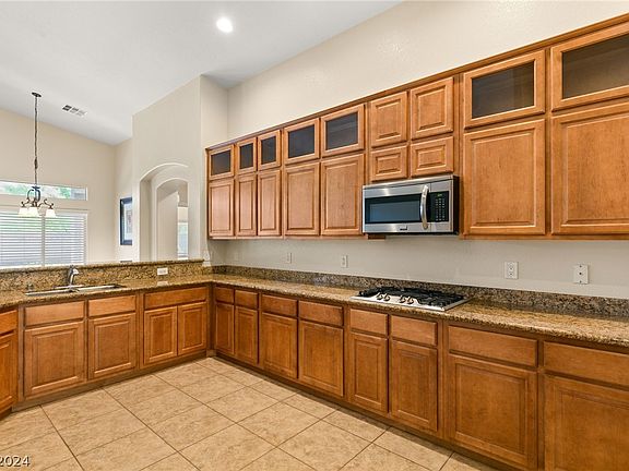 5th image of 5599 Exotic Rosette Ave