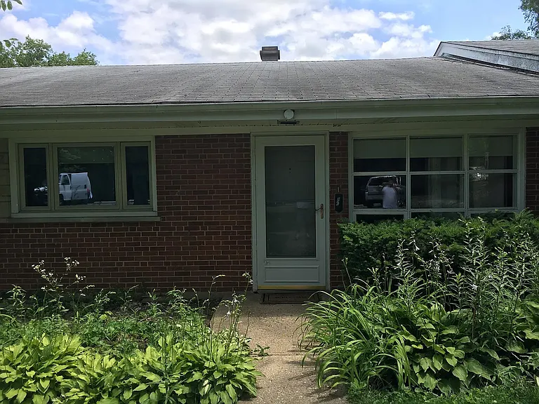 550 W Palatine Rd — Photo 30