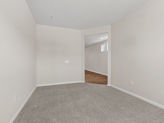 4th image of 2571 Penn Ave