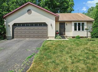 2828 Warner Ln, Madison, WI 53713
