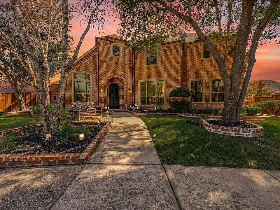 1207 Silentbrook Ct
