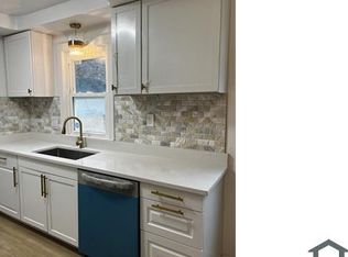 3526 Radcliffe Rd, Cleveland Heights, OH 44121