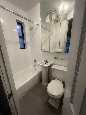 Rented by Nest Seekers International | media 14