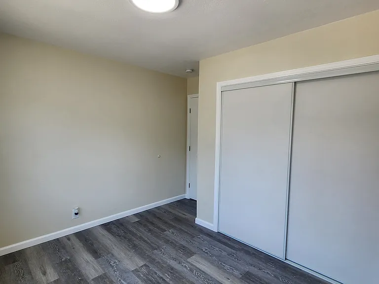 1985 Ascot Dr #4 — Photo 14