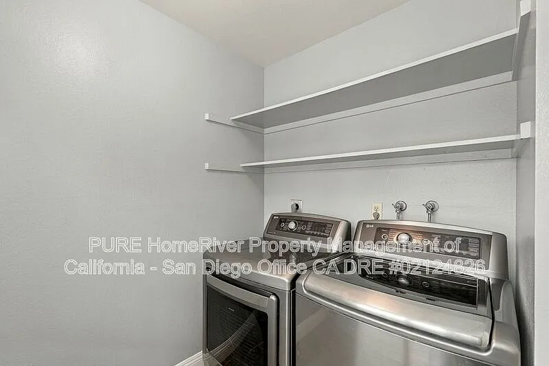 3 bed, 2.5 bath, 1355 sqft, $3,795 — Photo 4