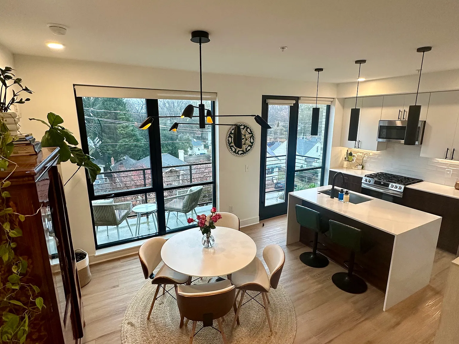 1 bed, 1.5 bath, 875 sqft, $3,100 — Photo 2