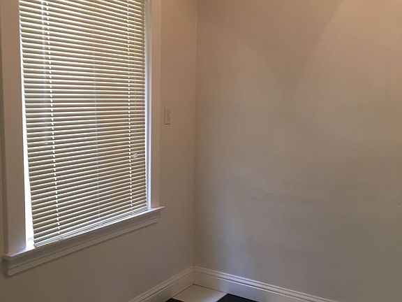 3rd image of 1622 P St APT 27