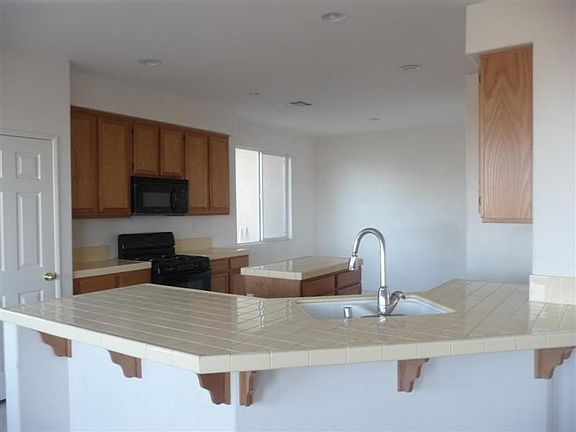 2nd image of 11882 Cliffrose Ct