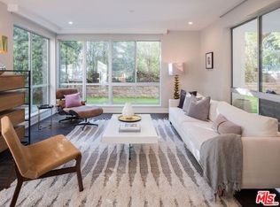 460 N Palm Dr #101, Beverly Hills, CA 90210