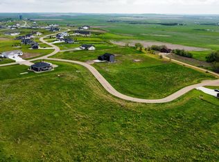 6952 Rockridge Dr, Bismarck, ND 58503