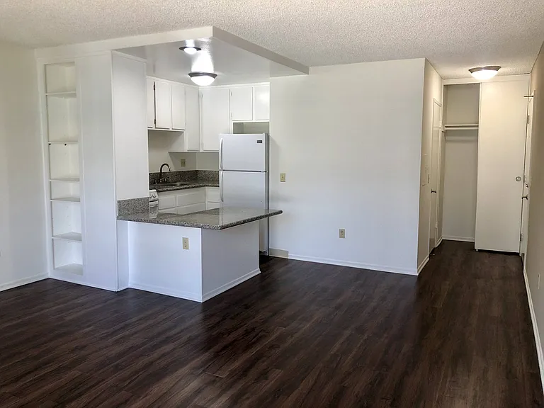 Concord Square Apartments — Photo 10