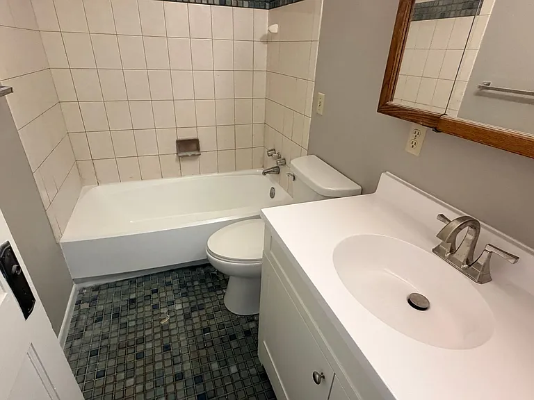 931 Smith Ave S — Photo 8