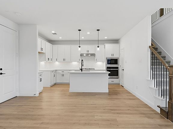 2nd image of 1124 Broomsedge Mews