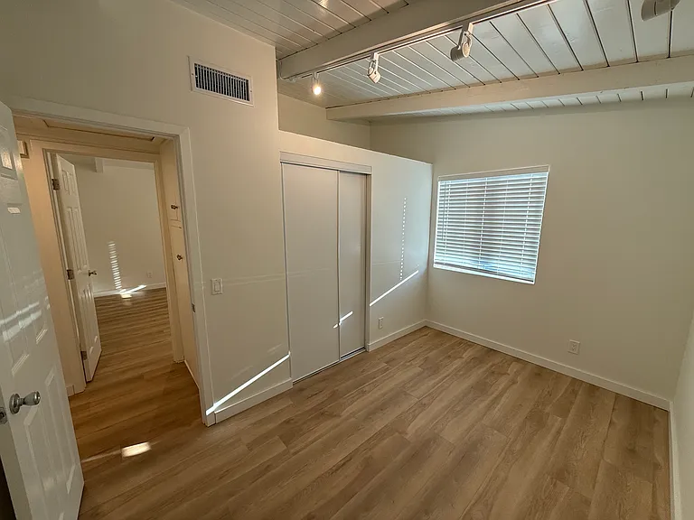 578 Brossard Dr — Photo 9