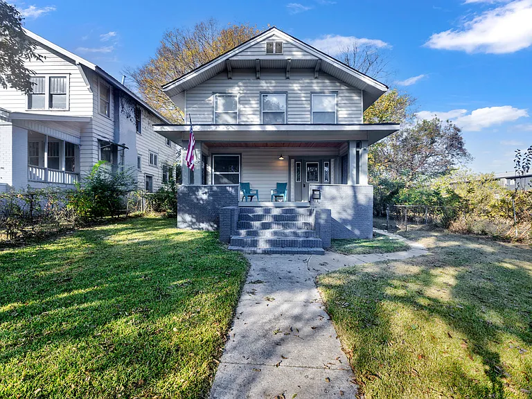 2348 Court R — Photo 2