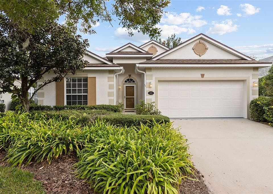 1st image of 207 Coleton Ln