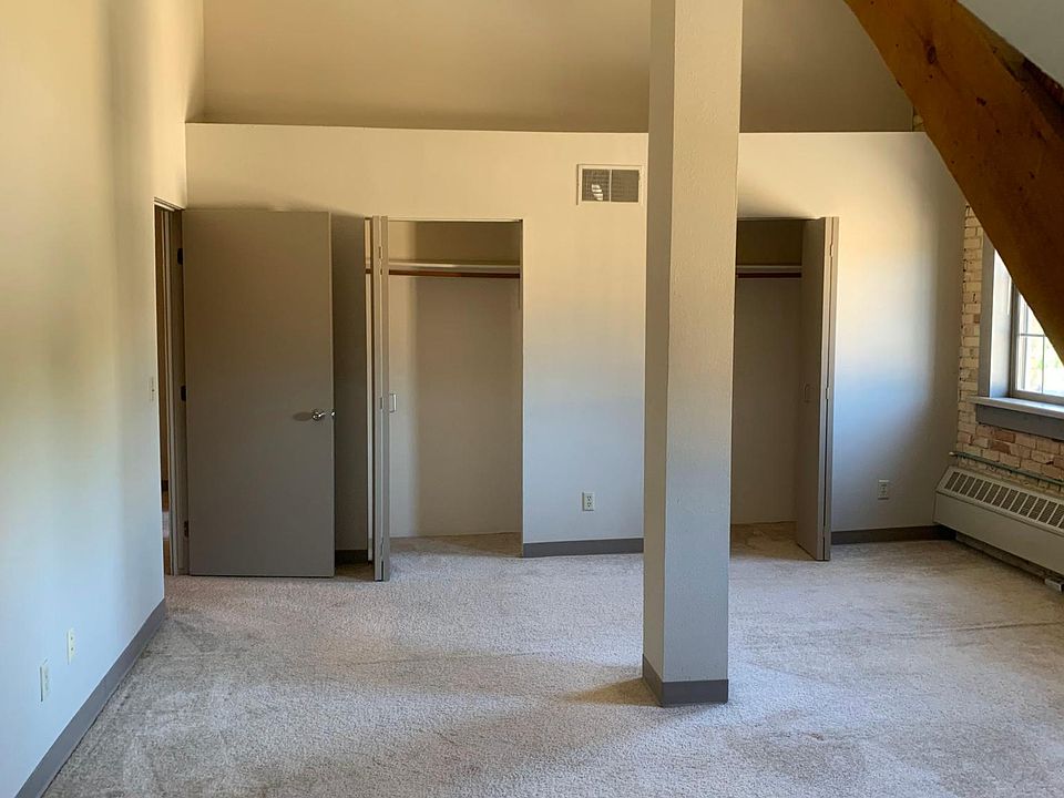 415 S Olde Oneida St Appleton WI Zillow