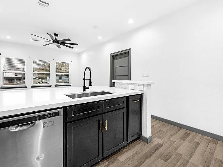 3625 Lydia St #B — Photo 18