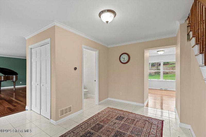 3rd image of 12 Heather Ridge Road