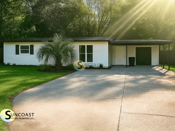 1773 Louvre Dr, Jacksonville, FL 32221