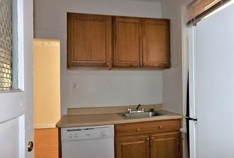 1051 W North Shore Ave #2W