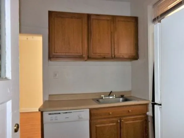 1051 W North Shore Ave APT 2W, Chicago, IL 60626