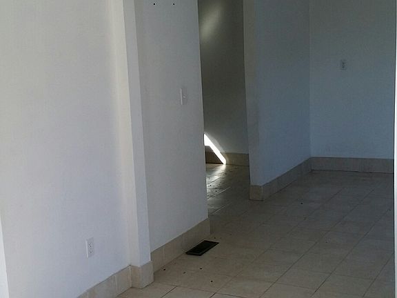 3rd image of 250 Trenton Ave