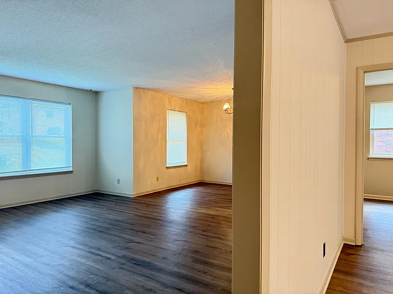 4612 N Cypress St — Photo 5