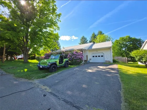 7 Speer Dr, Corning, NY 14830