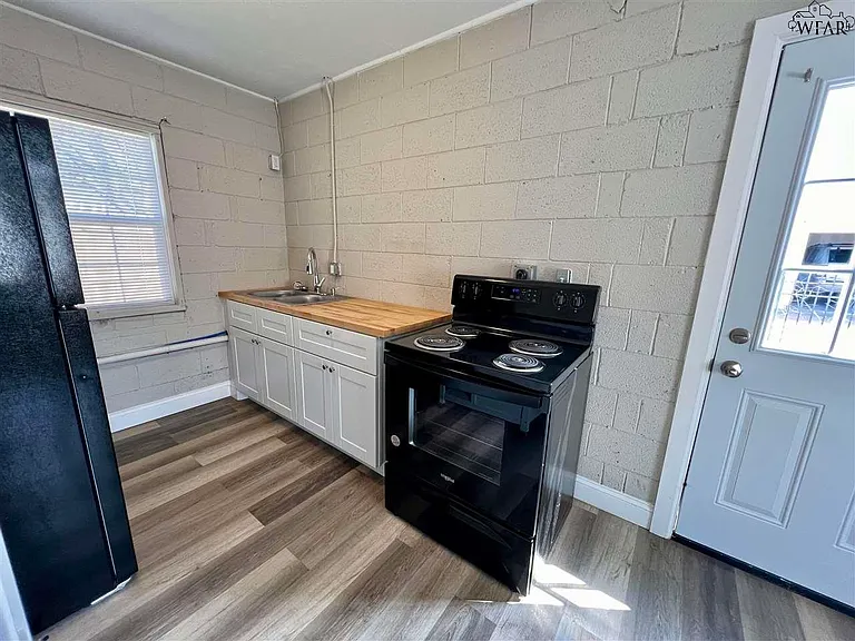2405 Bullington St — Photo 4