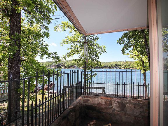 5th image of 135 Iroquois Dr