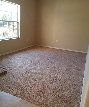 3rd image of 8 Pin Oak Dr