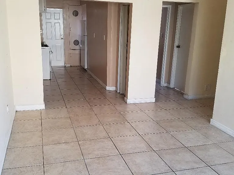 209 Columbia Pl #209 — Photo 1